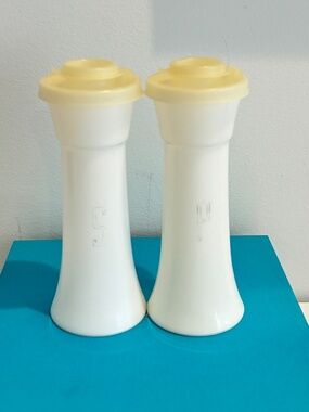 Vintage Tupperware salt & pepper shakers large hourglass shaped white marked S&P